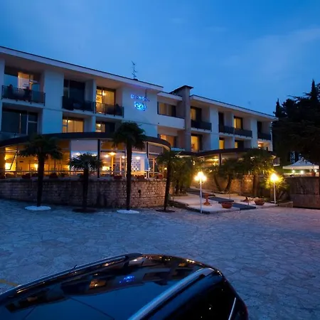 Rely Hotel