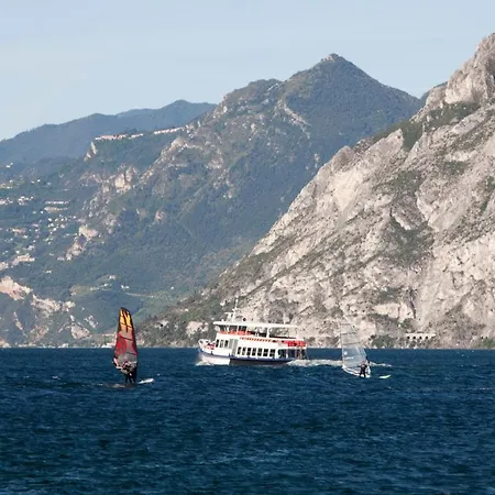 雷利公寓酒店 酒店