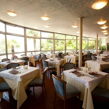 Hotel Rely 3*